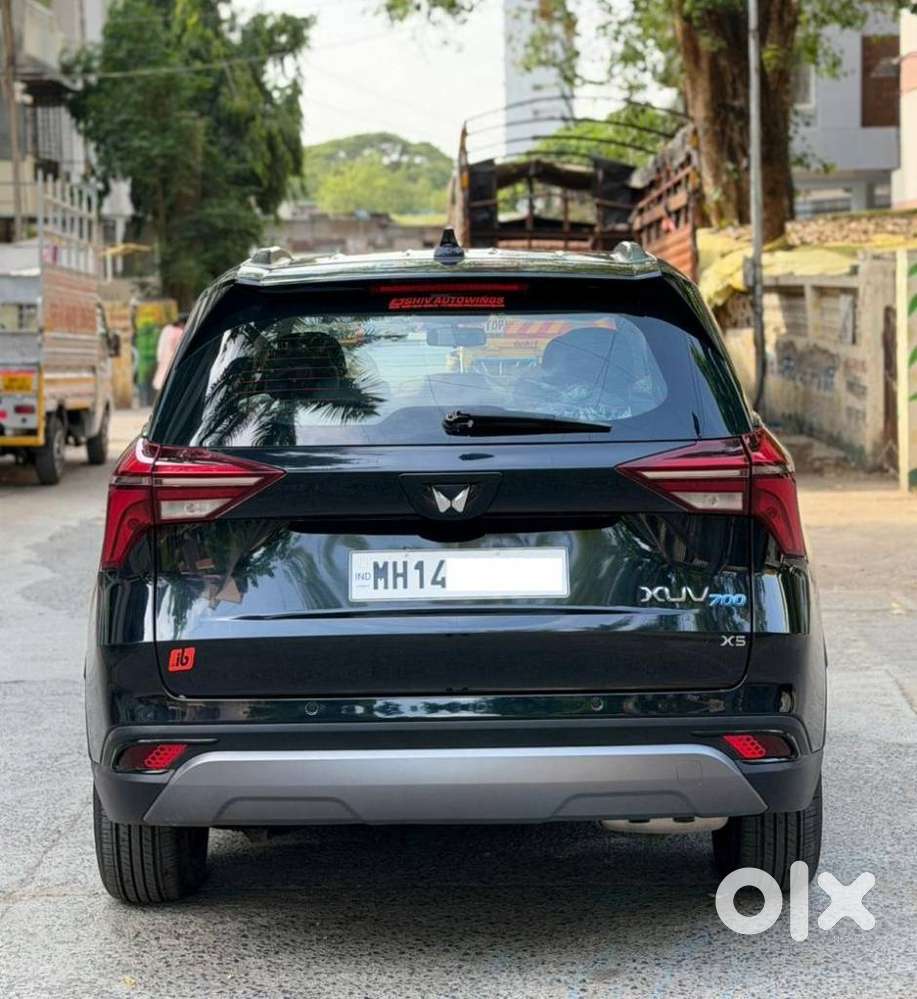 Mahindra Xuv700 2.0 Ax 5 Petrol Mt 7 Str, 2024, Petrol