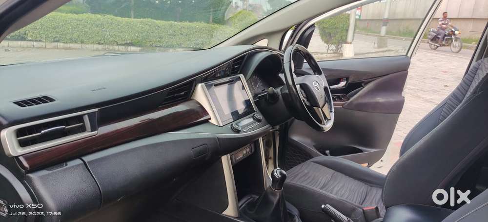 Toyota Innova Crysta 2.4 V 8 Str, 2018, Diesel