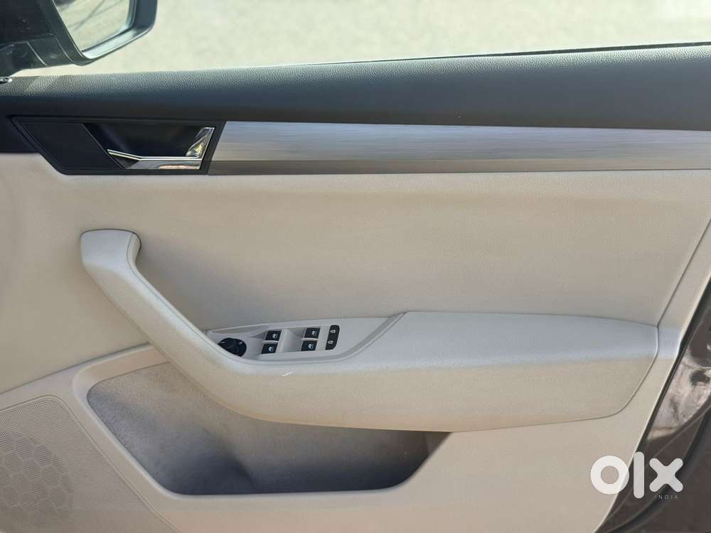 Skoda Superb Style 1.8 Tsi At, 2018, Petrol