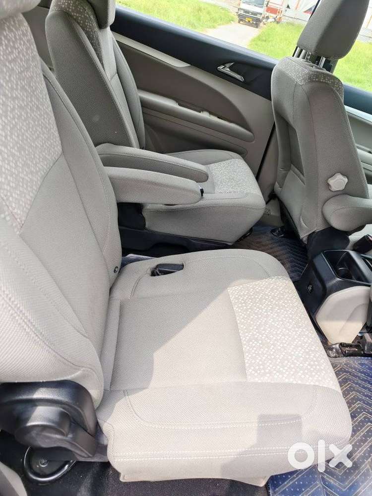 Mahindra Marazzo M6, 2018, Diesel