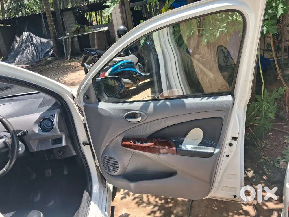 Toyota Etios Liva 2011