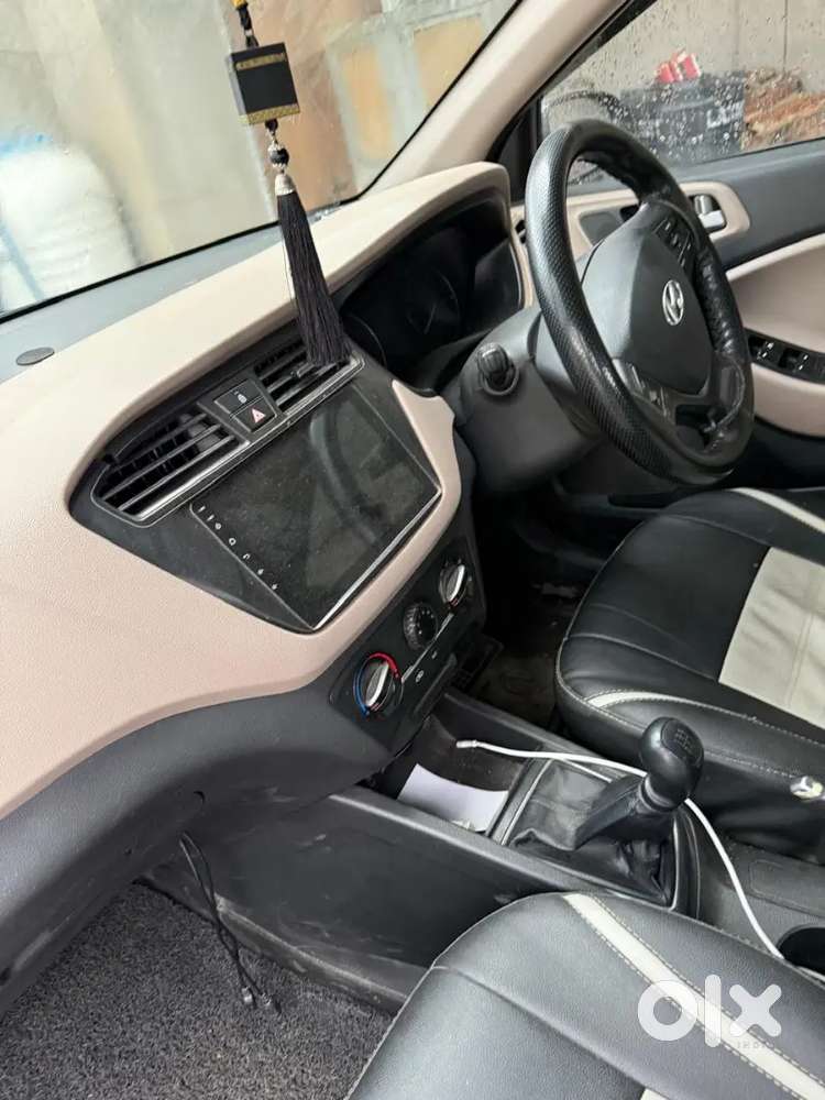 Hyundai New I20 2015 Petrol 90000 Km Driven