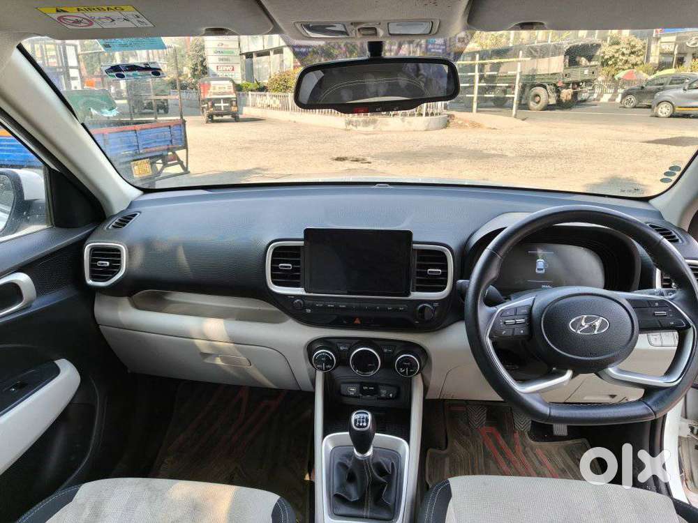 Hyundai Venue Sx Mt, 2023, Petrol