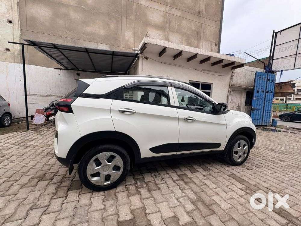 Tata Nexon Fearless Plus (ps) 1.2 Icng 6mt Red Dark Edition, 2024, P..