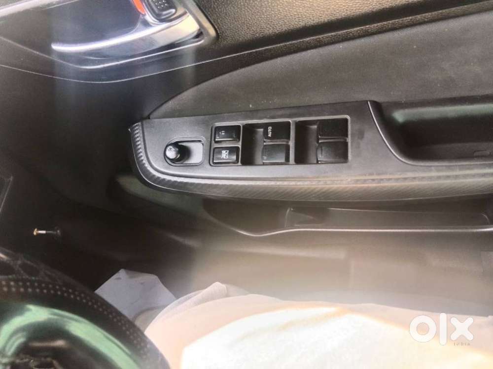 Maruti Suzuki Swift Vxi Optional, 2023, Petrol