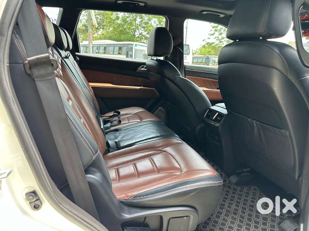 Mahindra Alturas G4 4x4 At, 2019, Diesel