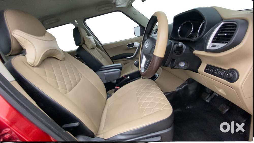 Mahindra Tuv 300 T10, 2018, Diesel