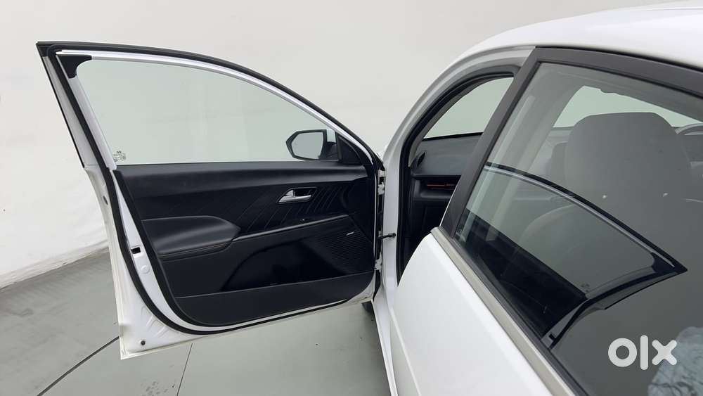 Hyundai Verna 1.5 Sx (o) Turbo Petrol Mt, 2023, Petrol