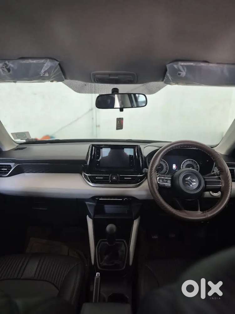 Maruti Suzuki Victoris Petrol 2025