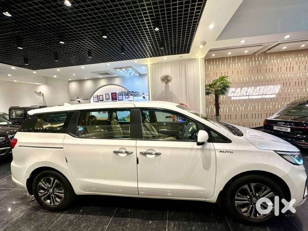 Kia Carnival Premium, 2021, Diesel