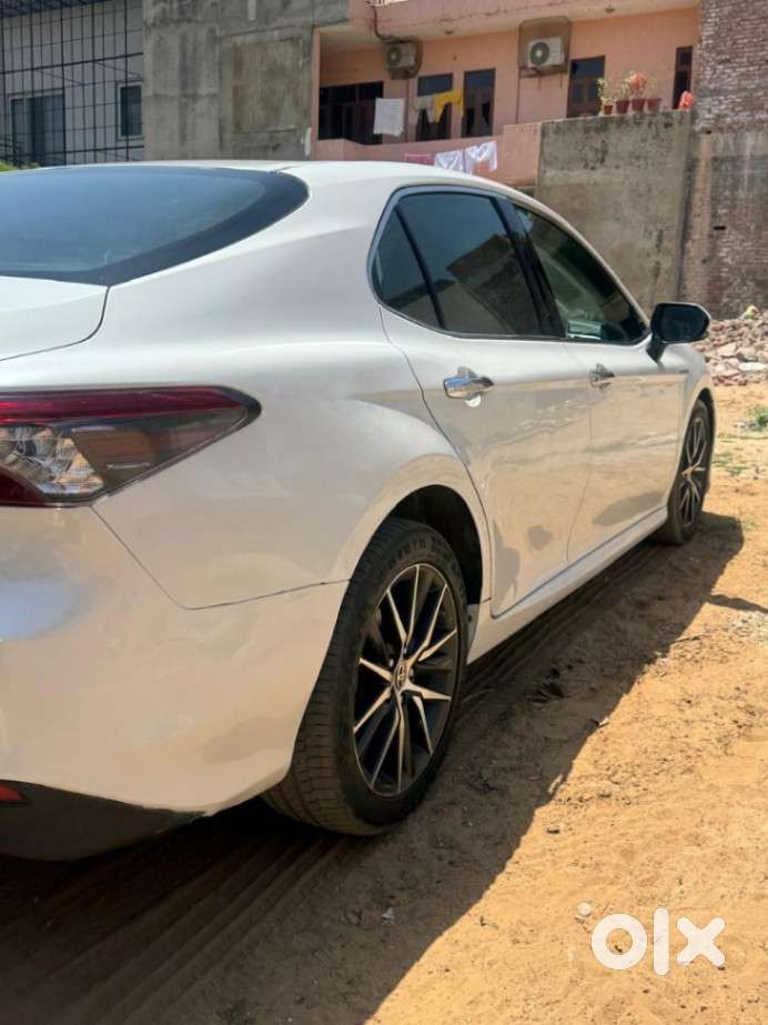 Toyota Camry Hybrid, 2023, Petrol