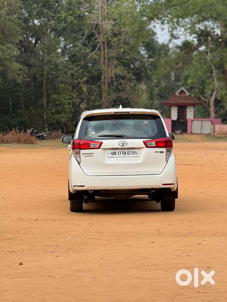 Toyota Innova Crysta 2017 Diesel Well Maintained