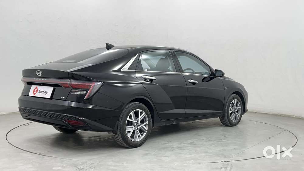 Hyundai Verna 1.5 Sx (o) Vtvt Ivt, 2024, Petrol