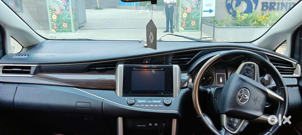 Toyota Innova Crysta 2.8z Automatic, 2016, Diesel