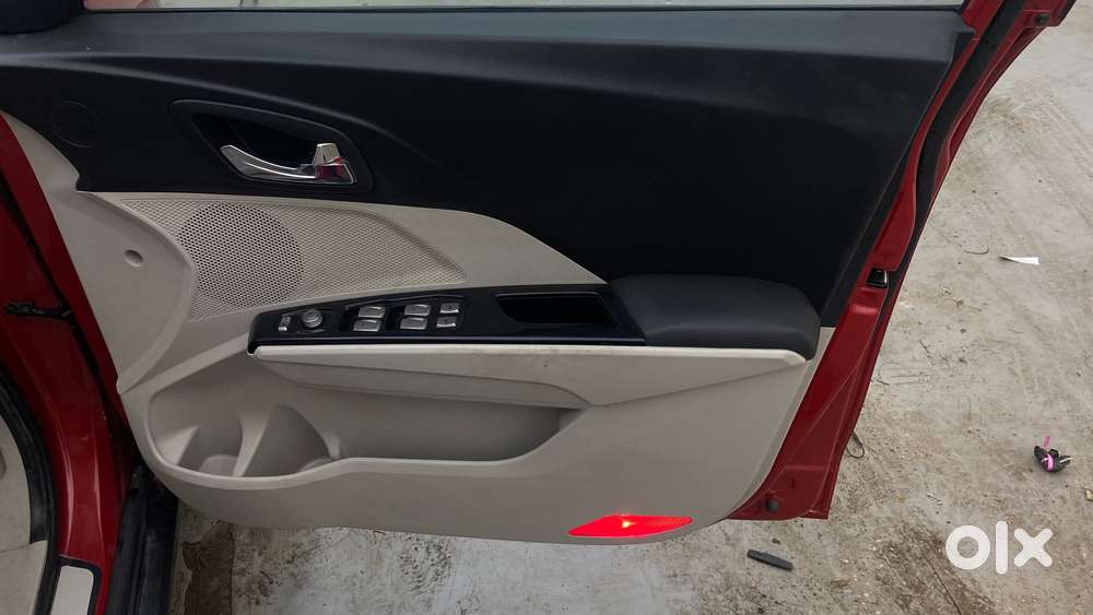 Mahindra Xuv300 W8 Option, 2021, Petrol