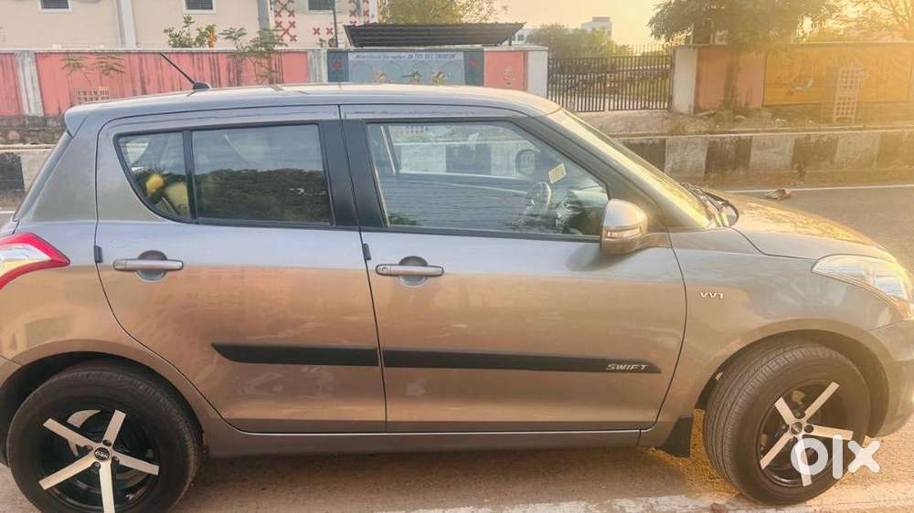 Maruti Suzuki Swift 2017 Petrol 37700 Km Driven