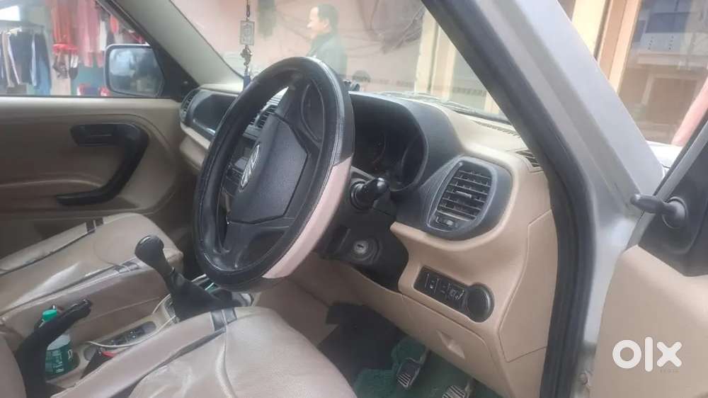 Mahindra Tuv 300 2015