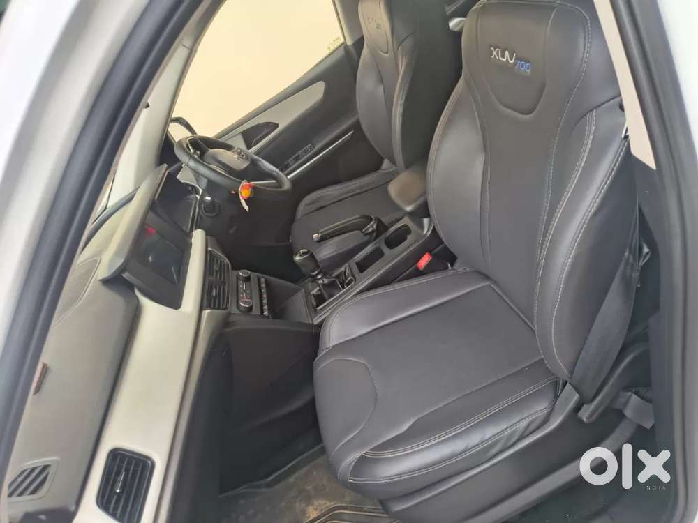 Mahindra Xuv700 2.0 Mx Petrol Mt 5 Str, 2022, Petrol