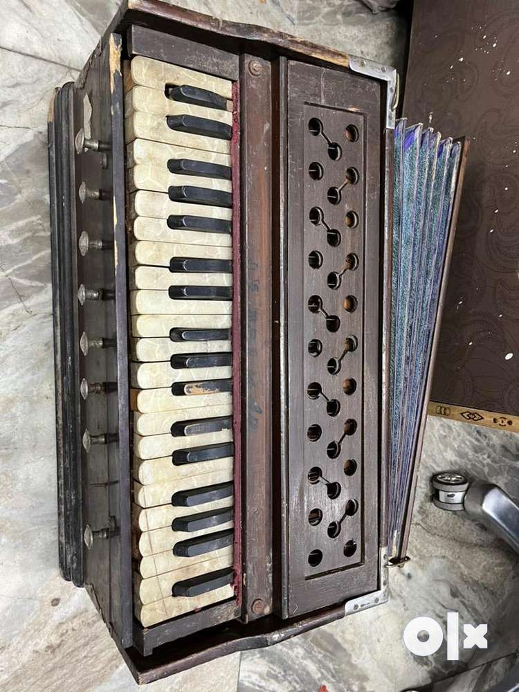 Harmonium for outlet sale olx