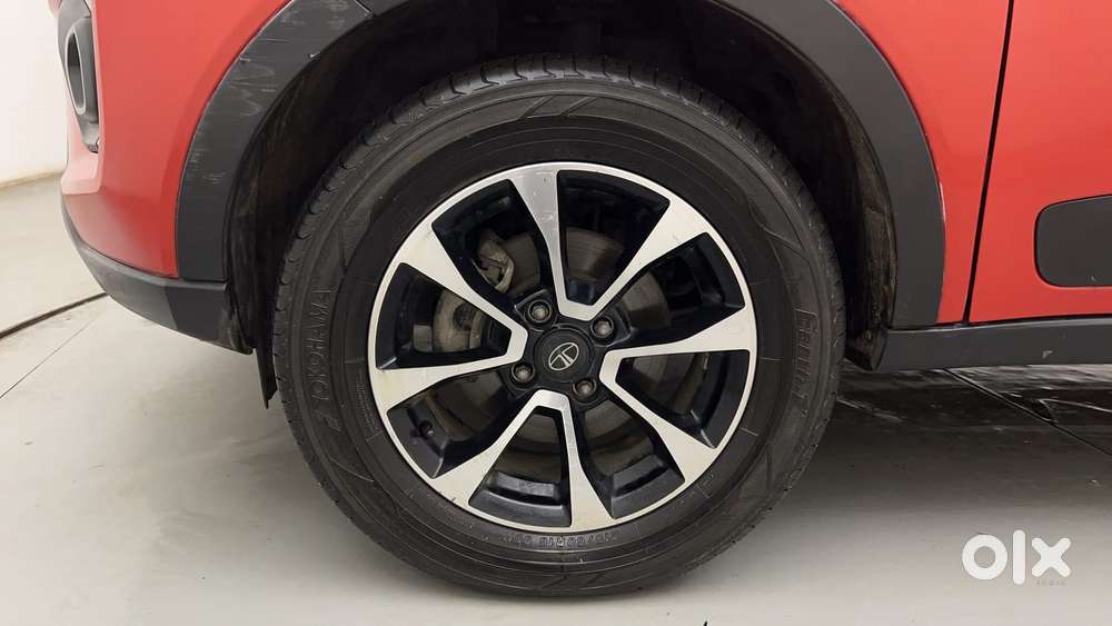 Tata Nexon 1.5 Revotorq Xza Plus Dual Tone Roof (o) Amt, 2021, Diese..