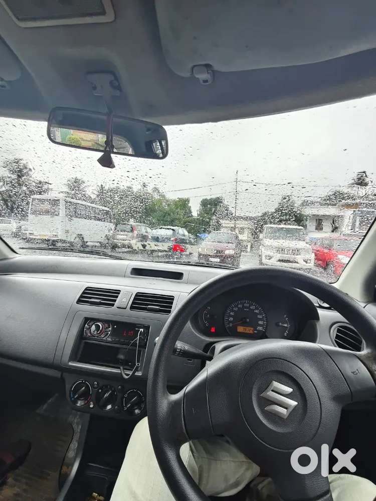 Maruti Suzuki Swift Lxi 2010