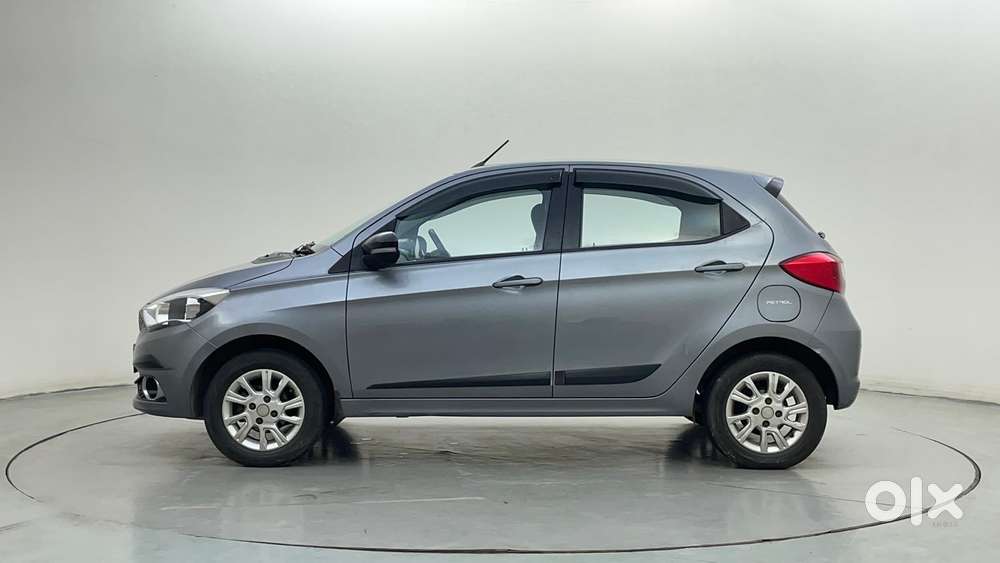 Tata Tiago Xza, 2018, Petrol