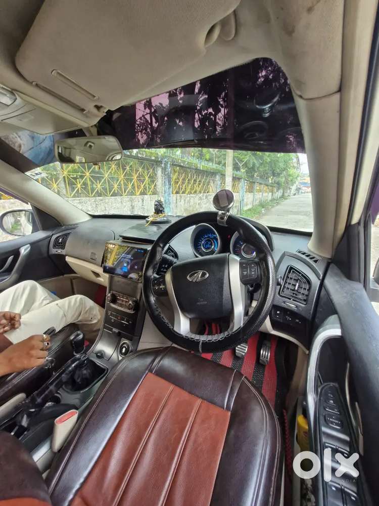 Xuv500 W10 Top Model
