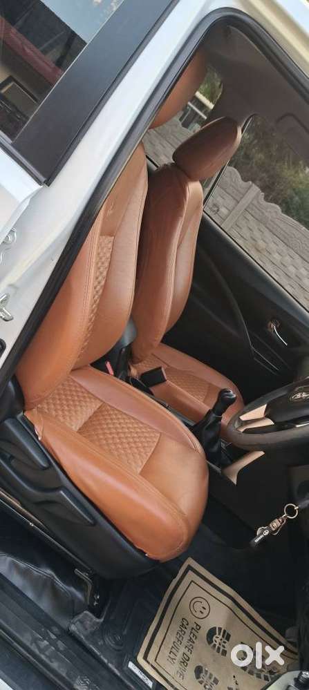 Toyota Innova Crysta 2.4 G Mt 7 Str, 2024, Diesel