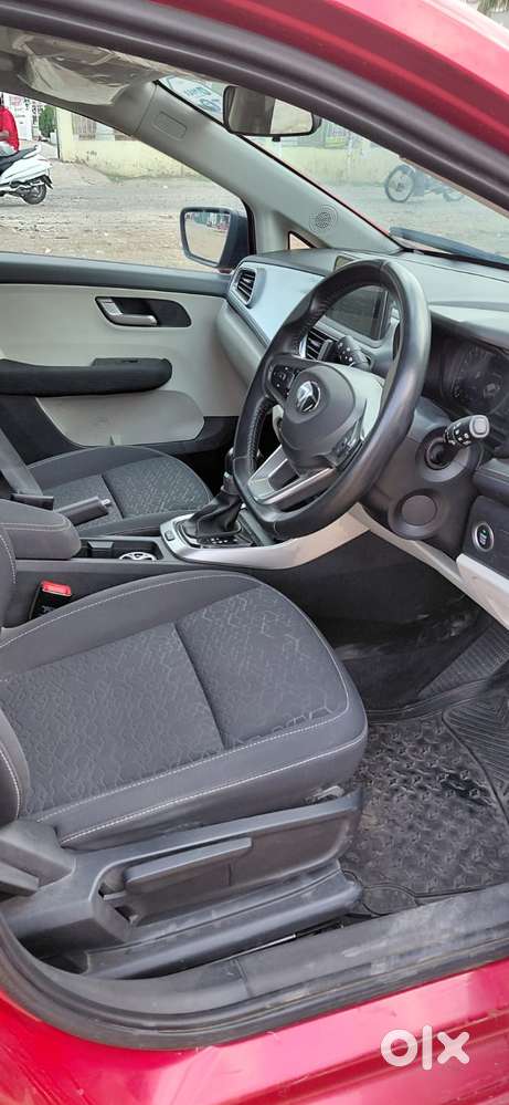 Tata Altroz, 2024, Petrol