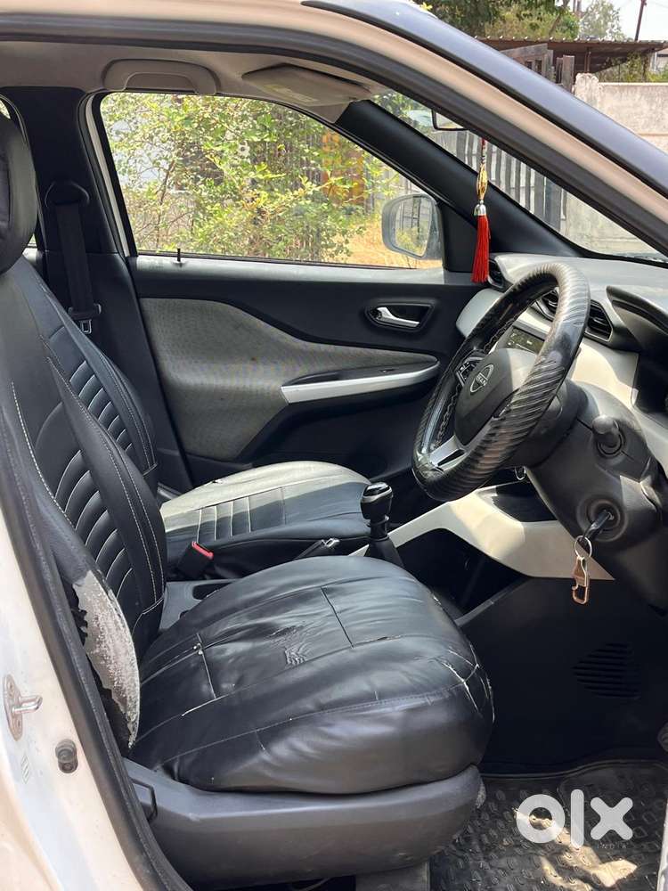 Nissan Magnite 1.0 Xv, 2022, Petrol