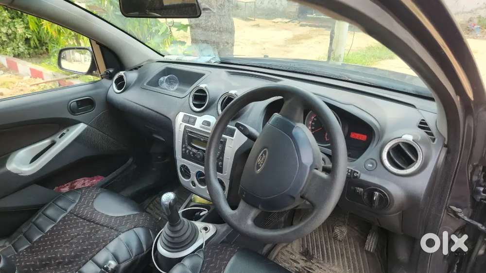 Ford Figo Petrol Zxi 2012