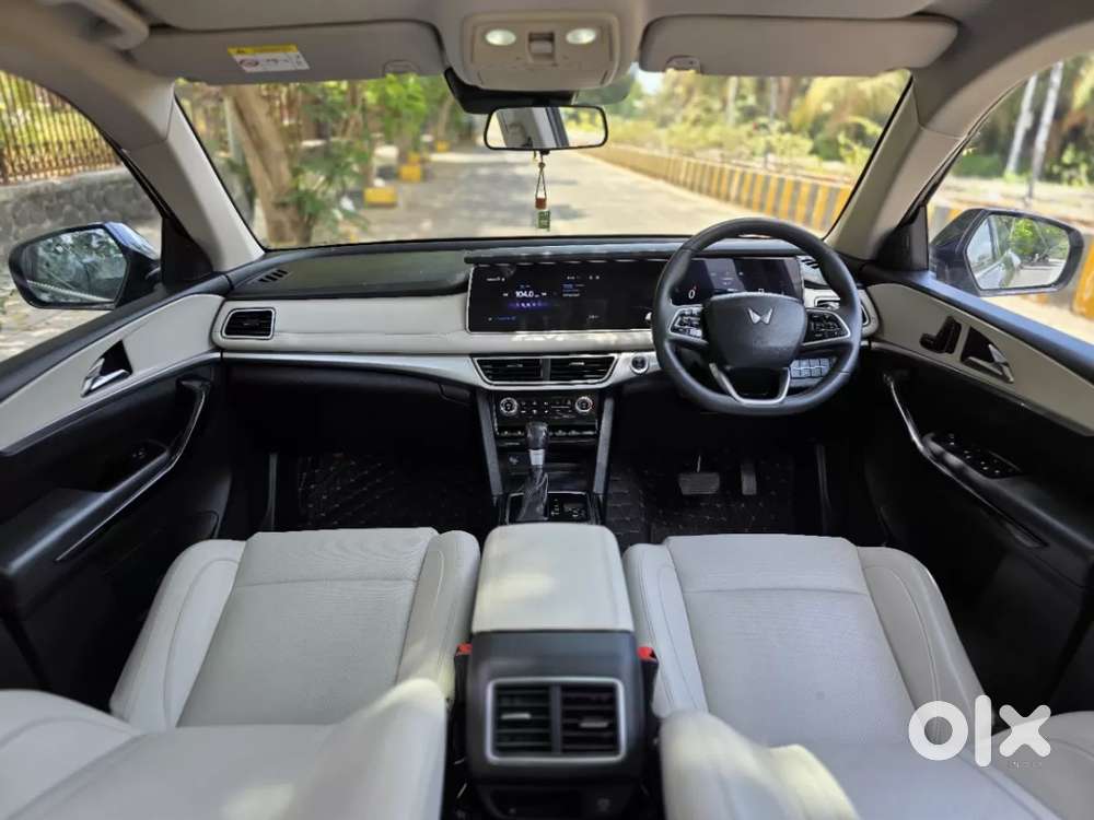 Mahindra Xuv700 2.2 Ax 7 Diesel At Str Awd, 2022, Diesel