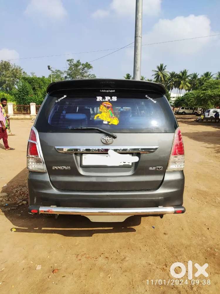 Toyota Innova Vx Petrol 2009 Model