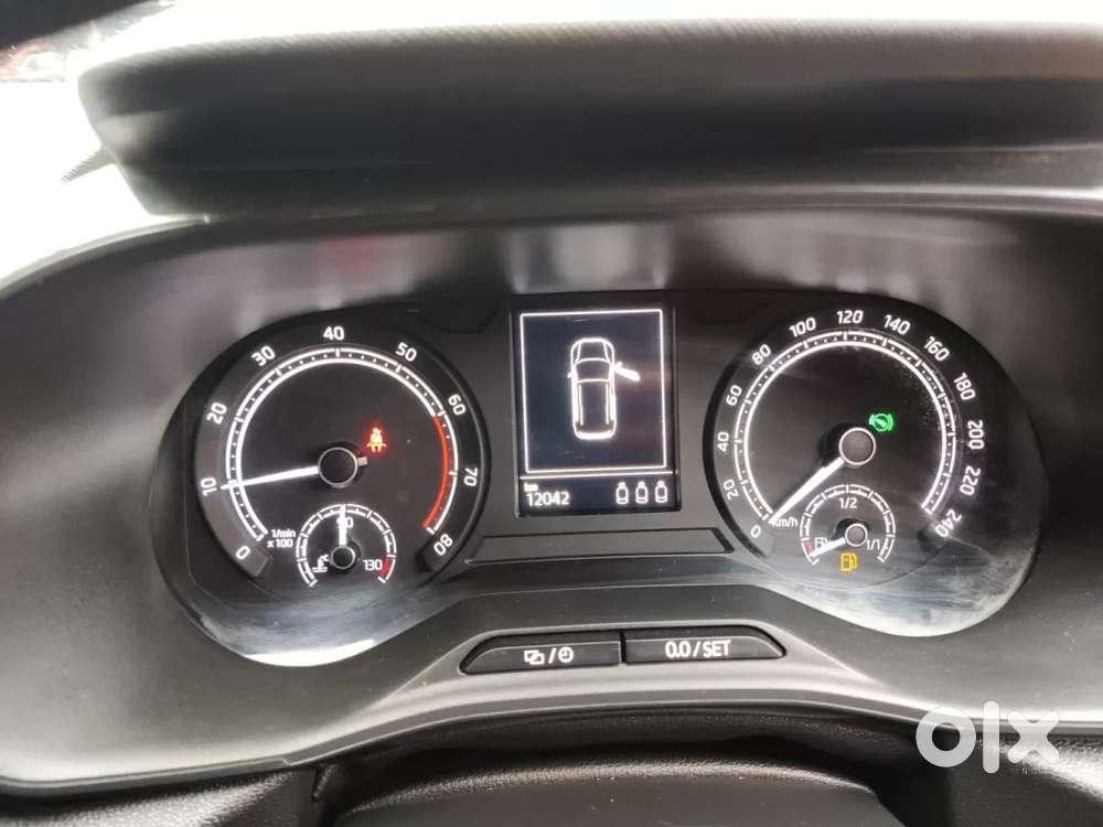 Skoda Kylaq Signature At, 2025, Petrol