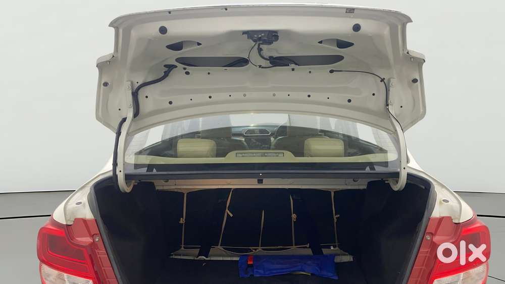 Maruti Suzuki Swift Dzire Amt Zxi, 2020, Petrol