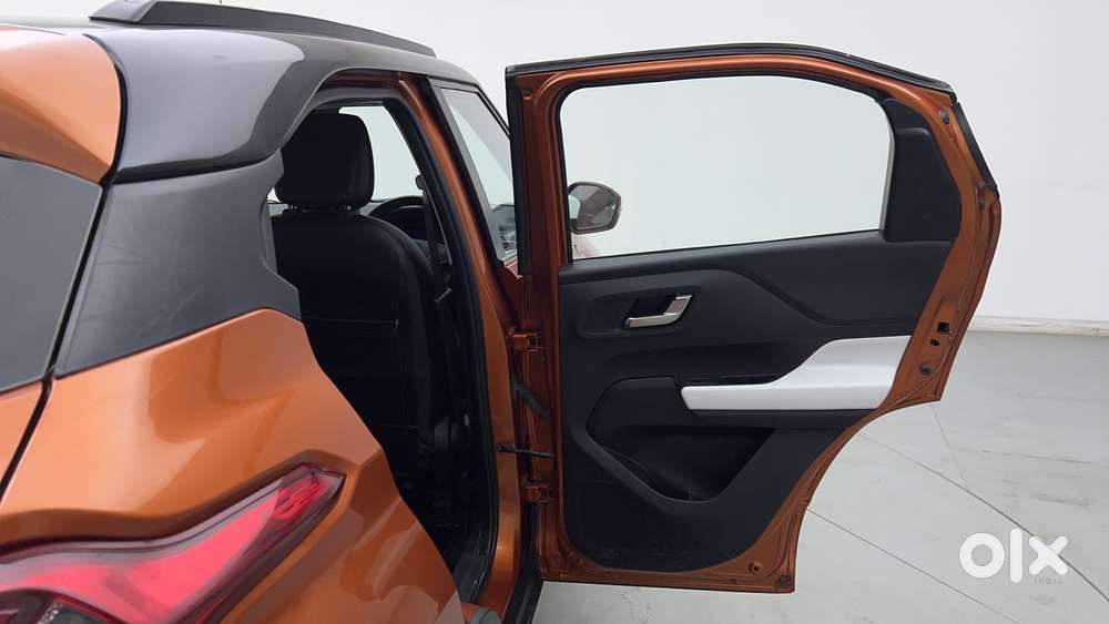 Tata Punch 1.2 Revotron Creative Amt Dual Tone, 2022, Petrol