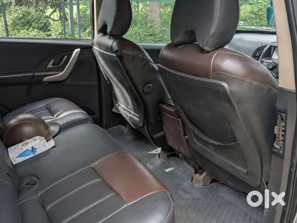 2013 Mahindra Xuv 500 W8 Dolphin Grey