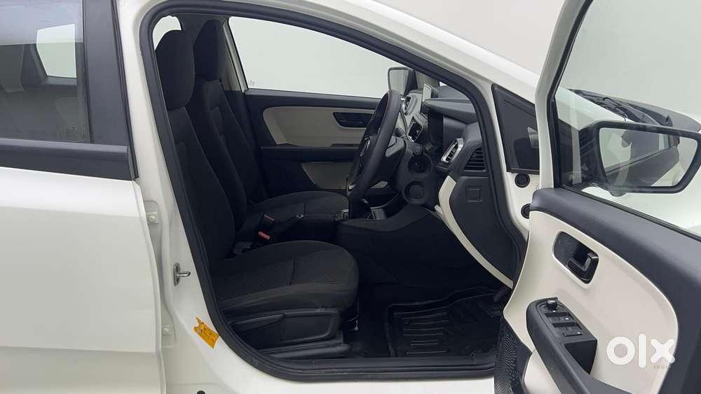 Tata Altroz 1.2 Xt, 2024, Petrol