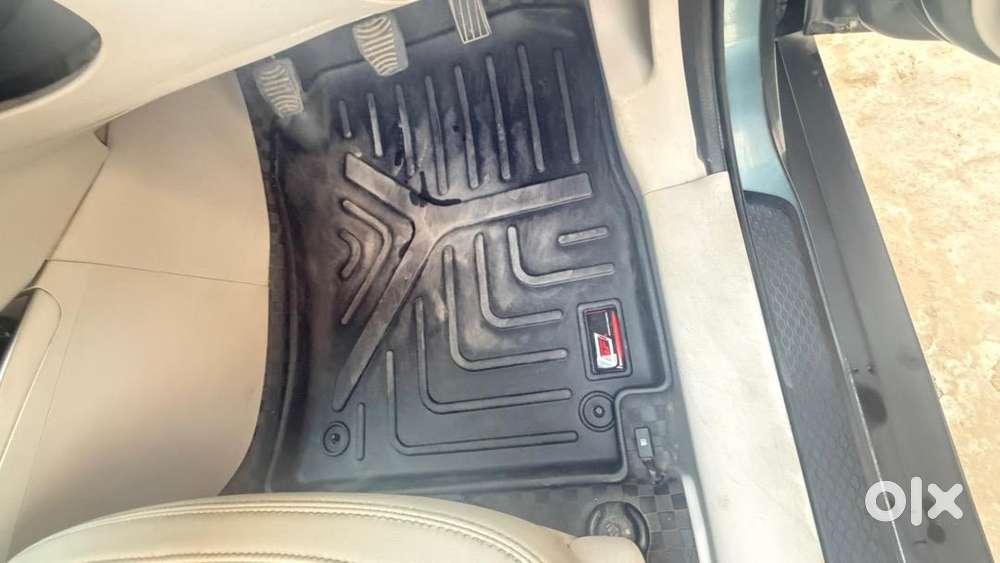 Xuv 300 W8 (o) Jan 2020