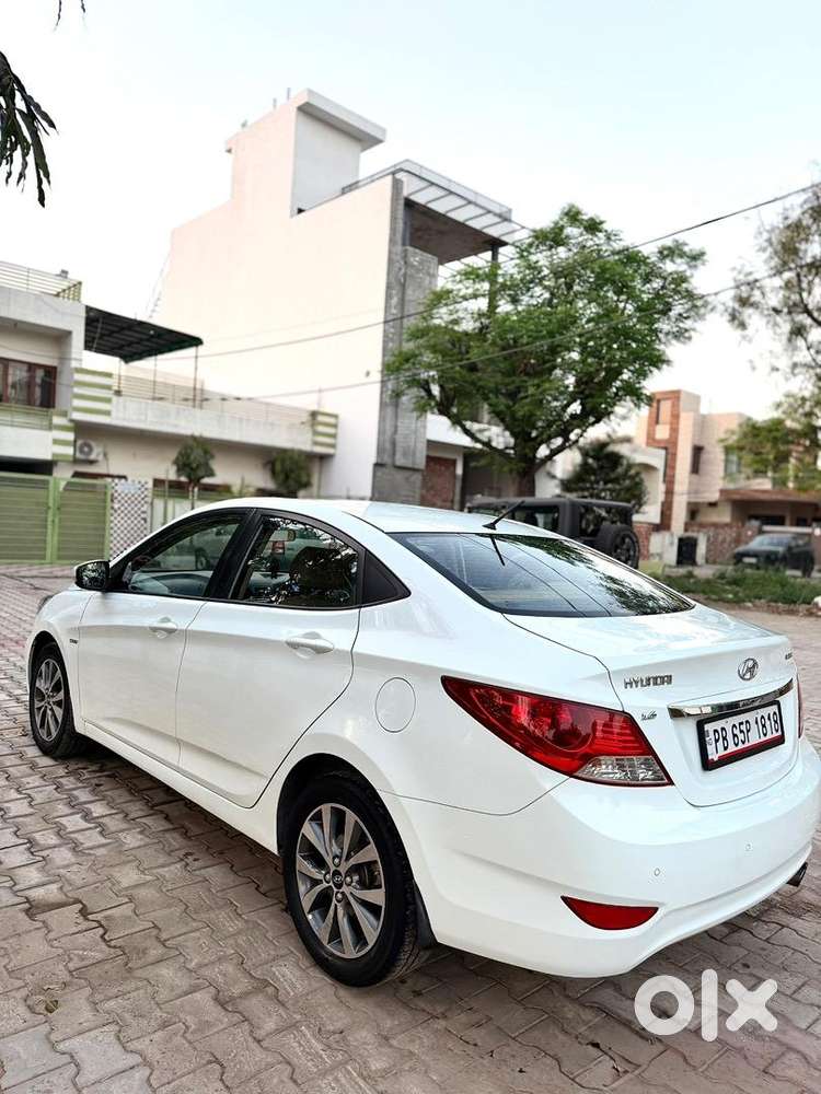 Hyundai Verna Sx 2012  Paid Num.  All Original In Brand New Condition