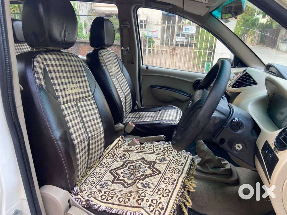 Mahindra Xylo D4, 2015