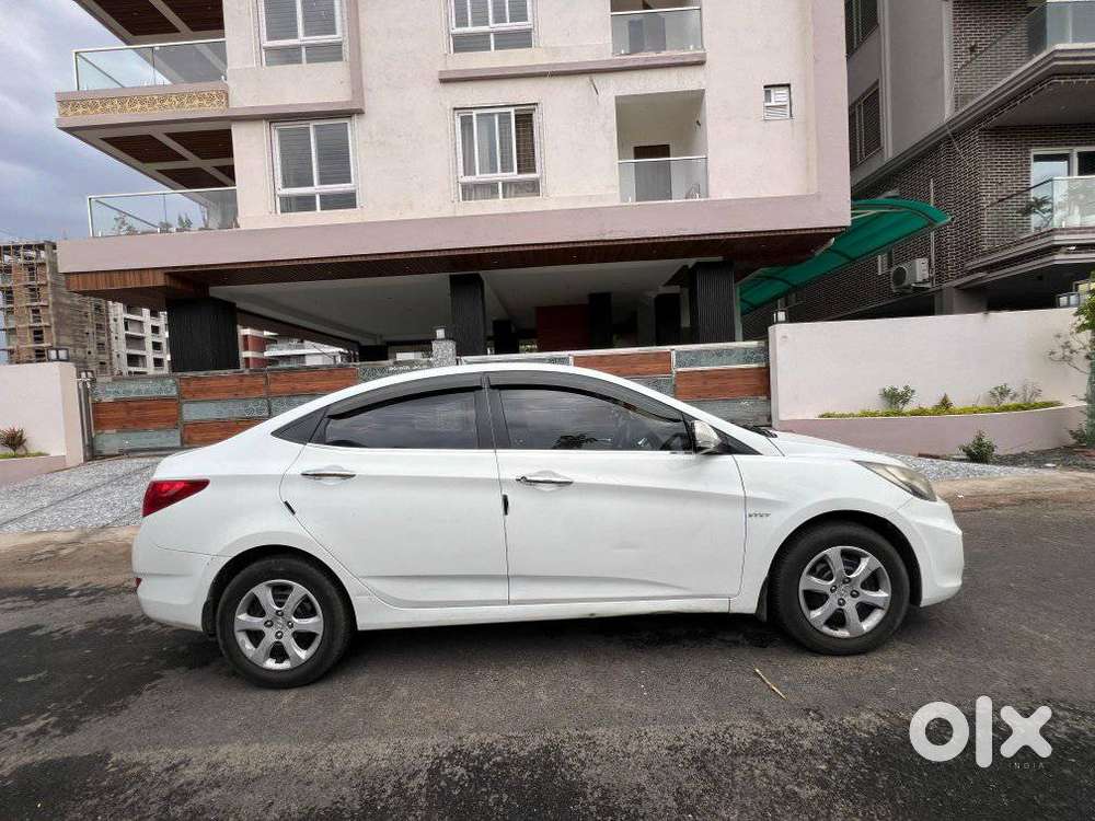 Hyundai Verna, 2012, Petrol