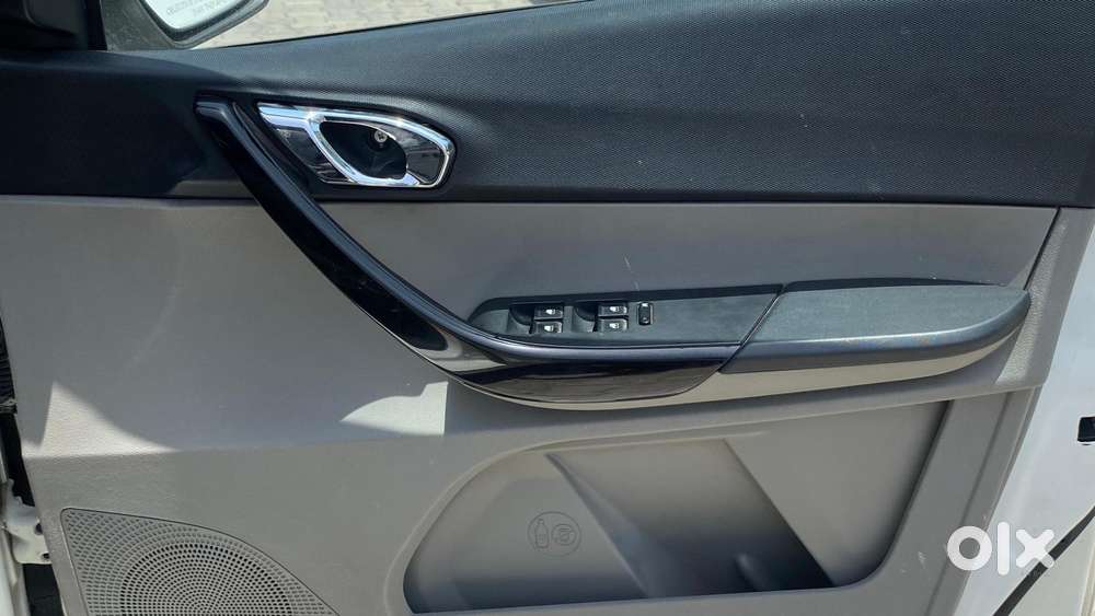 Tata Tiago 1.2 Revotron Xza, 2017, Petrol