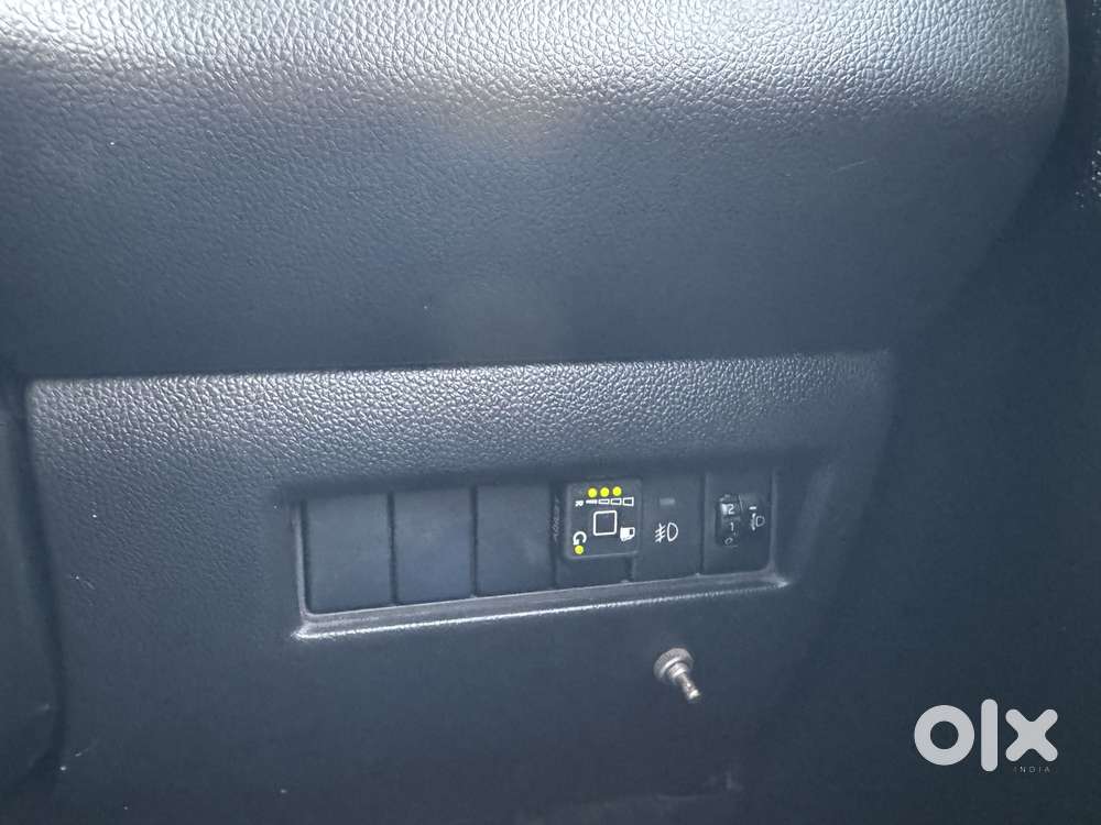 Maruti Suzuki Swift Vxi 1.2 Abs Bs-iv, 2019, Cng & Hybrids