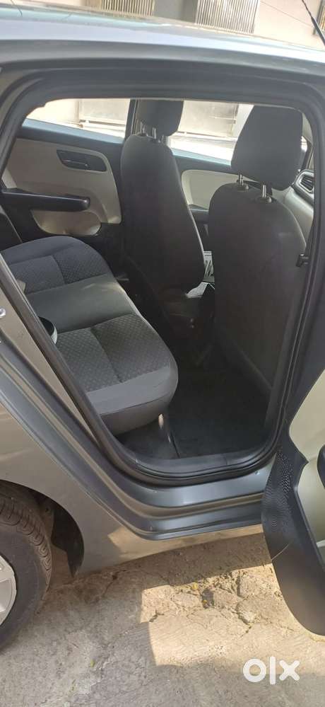 Tata Altroz 1.2 Xt, 2022, Petrol