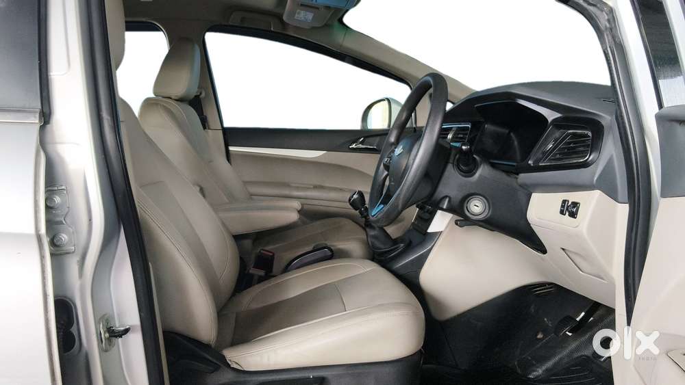 Mahindra Marazzo M8, 2019, Diesel
