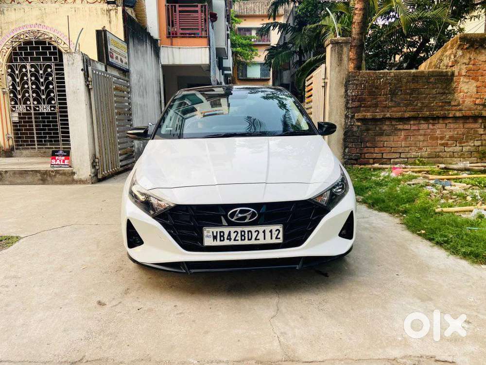 Hyundai I20 Asta (o) 1.2 Ivt Dual Tone, 2023, Petrol