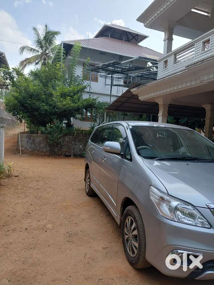 Innova 2.5 Well Maintained