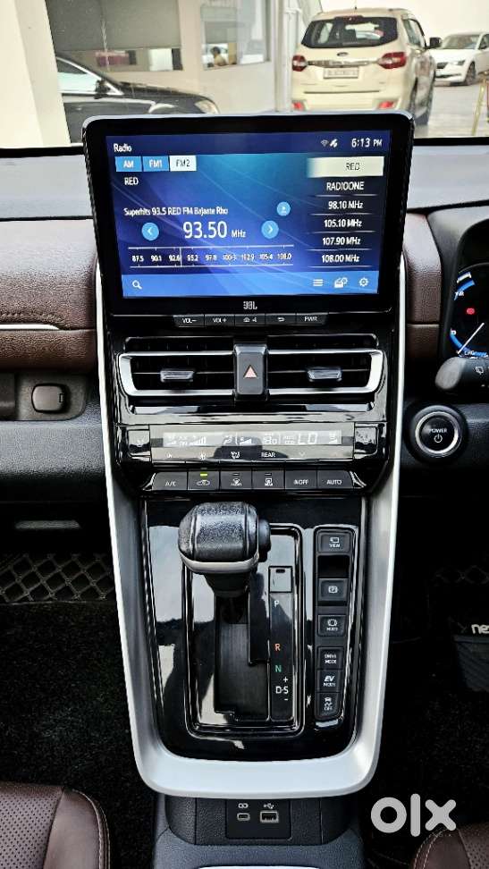 Toyota Innova Hycross 2.0 Zx Hybrid 7 Str, 2023, Electric