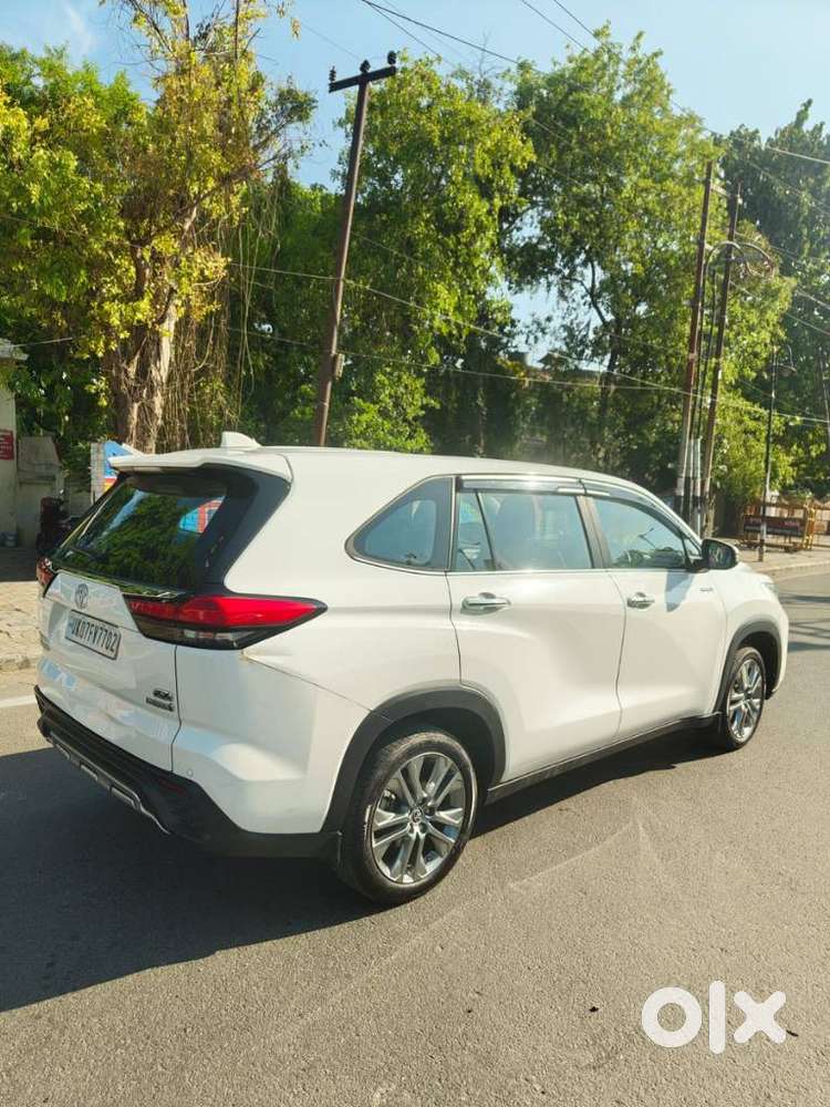 Toyota Innova Hycross 2.0 Zx Hybrid 7 Str, 2024, Petrol